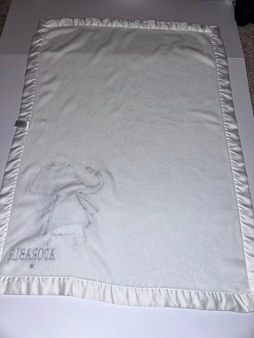 Baby Girl Carter's Carters White Adorable Elephant Baby Blanket Satin Trim RARE
